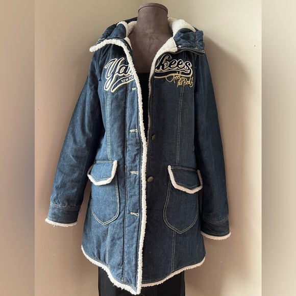 NY Yankees Denim Sherpa Hooded Jacket - Picture 8 of 14